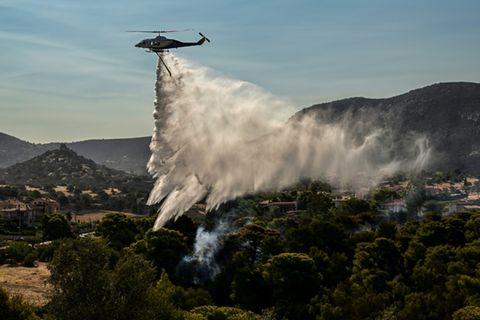 Löschhubschrauber am Samstag in Palaia Fokaia