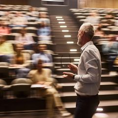 Uniabschlüsse in Deutschland: KI Expertin