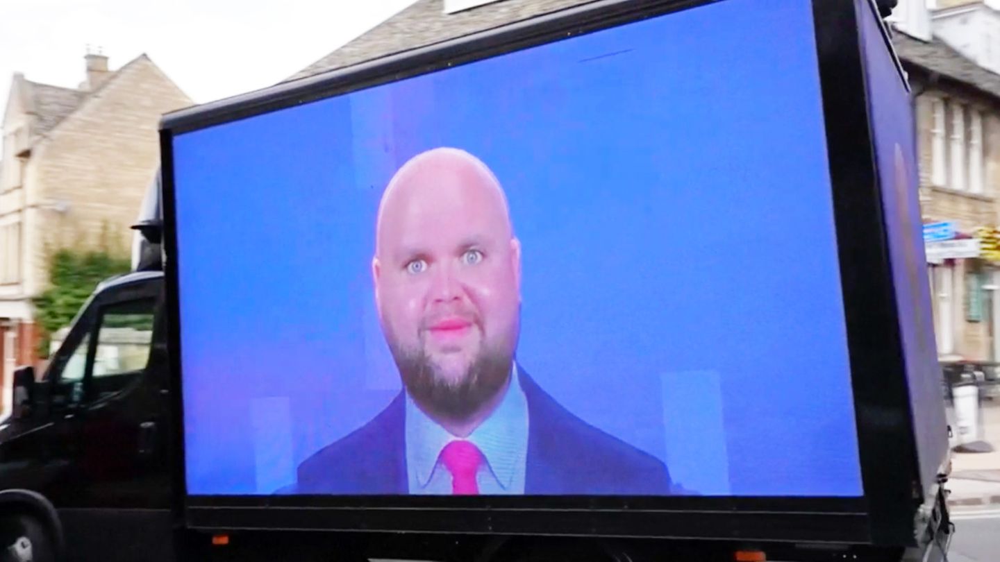 JD Vance: Truck drives ridicule picture of US Vice President through his holiday destination