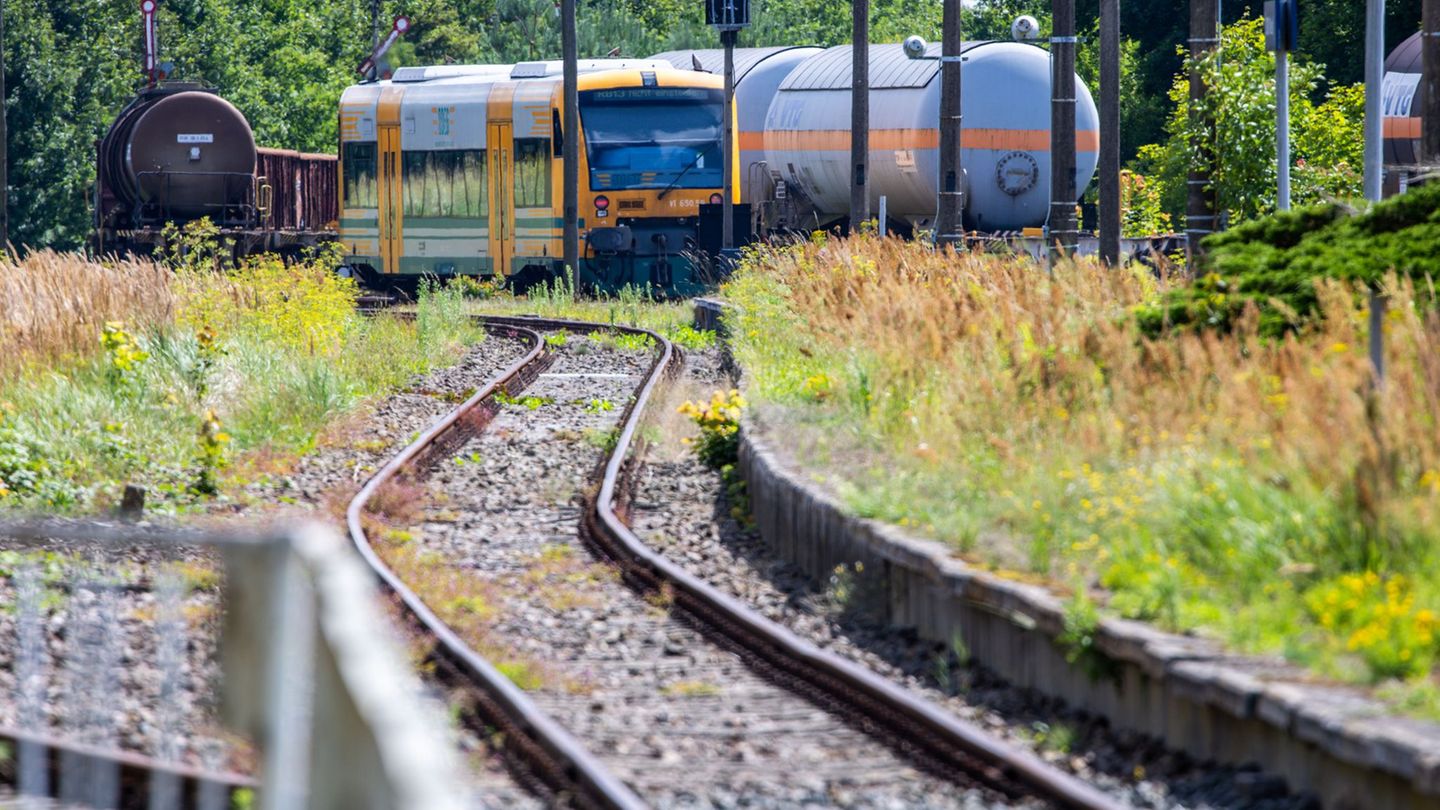 Bahnverkehr-Bahnausbau-im-Norden-160-oder-80-km-h-