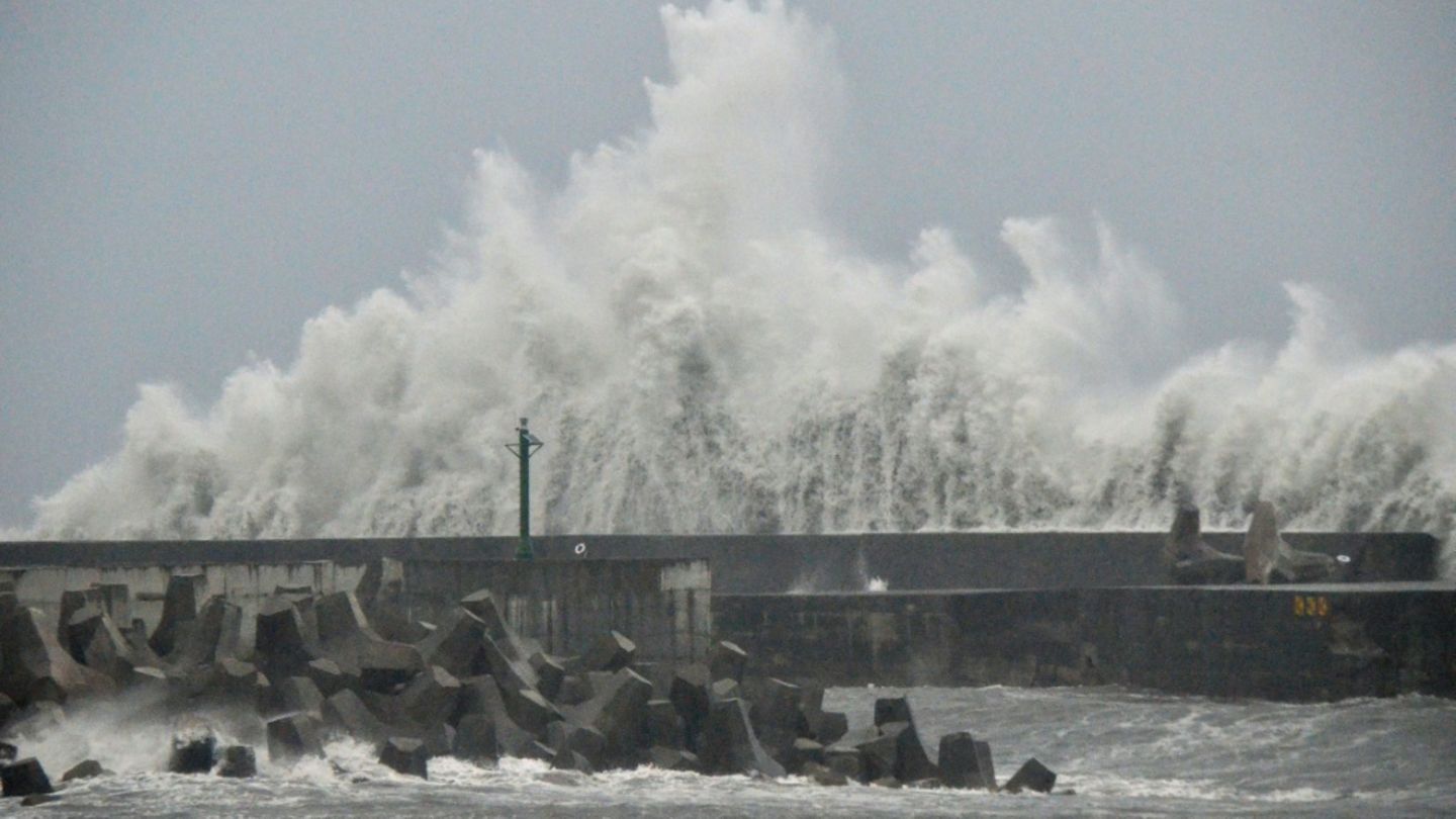Wellen an der Küste von Taitung
