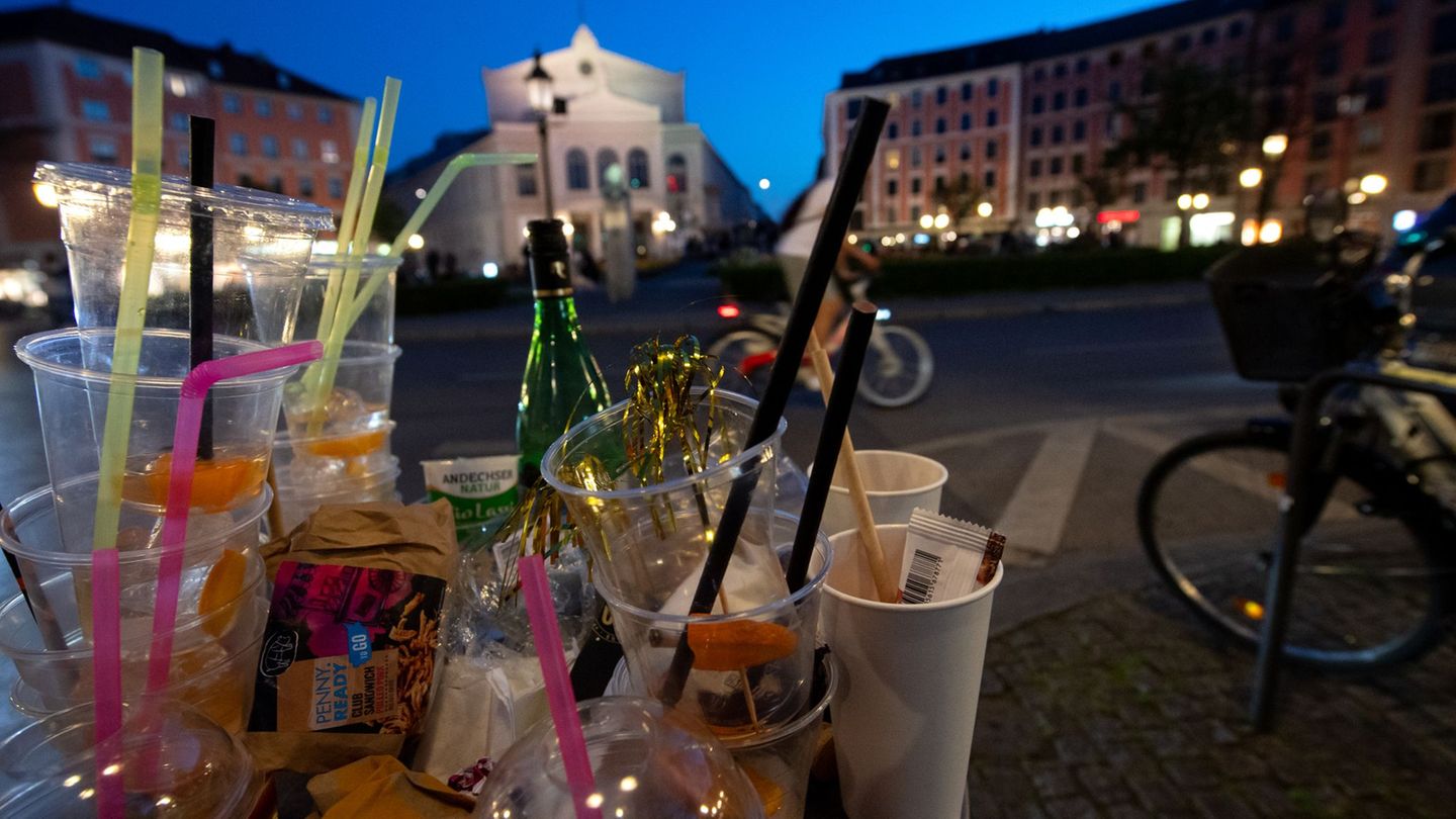 Environment: UN contract against plastic waste on knife cutting edge