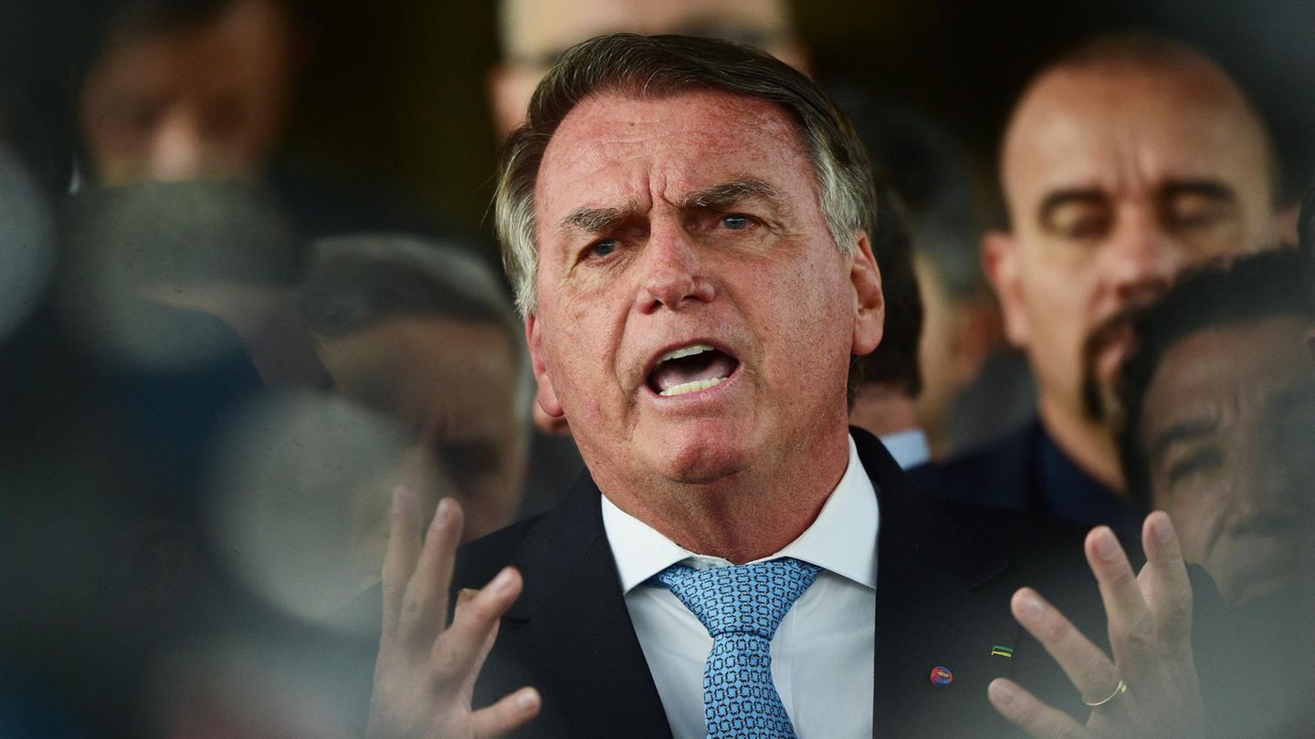 Bolsonaro rejects coup allegations and calls for acquittal
