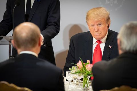 Donald Trump zwinkert Wladimir Putin zu