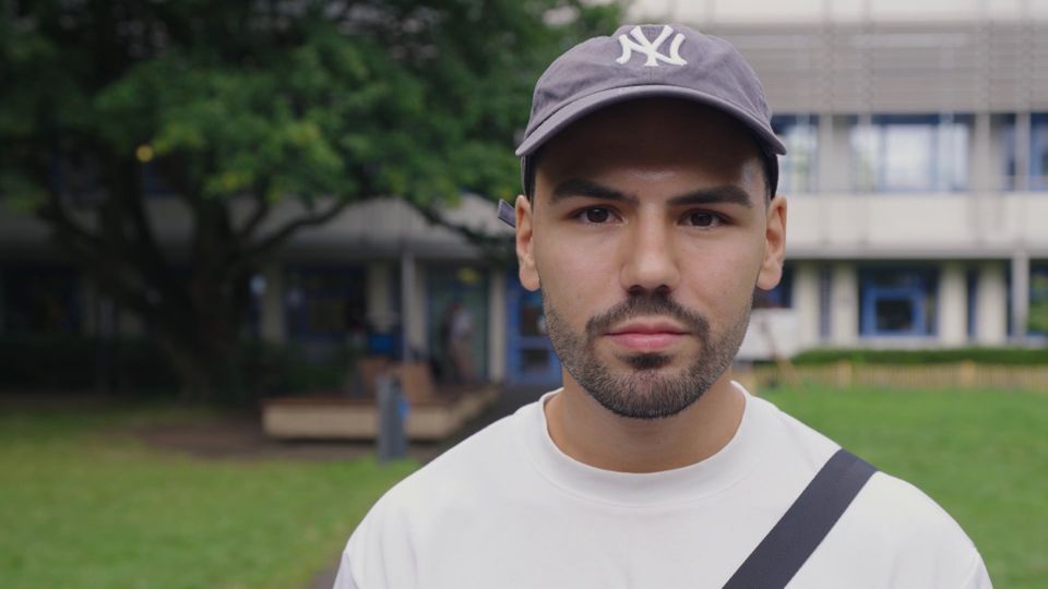 Arbeitsmoral der Gen Z: Tunahan will nach seinem Studium auf keinen Fall Vollzeit arbeiten Tunahan will nach seinem Studium auf keinen Fall Vollzeit arbeiten