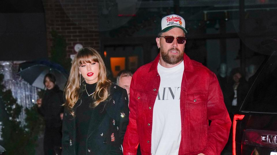 Taylor Swift with her boyfriend Travis Kelce