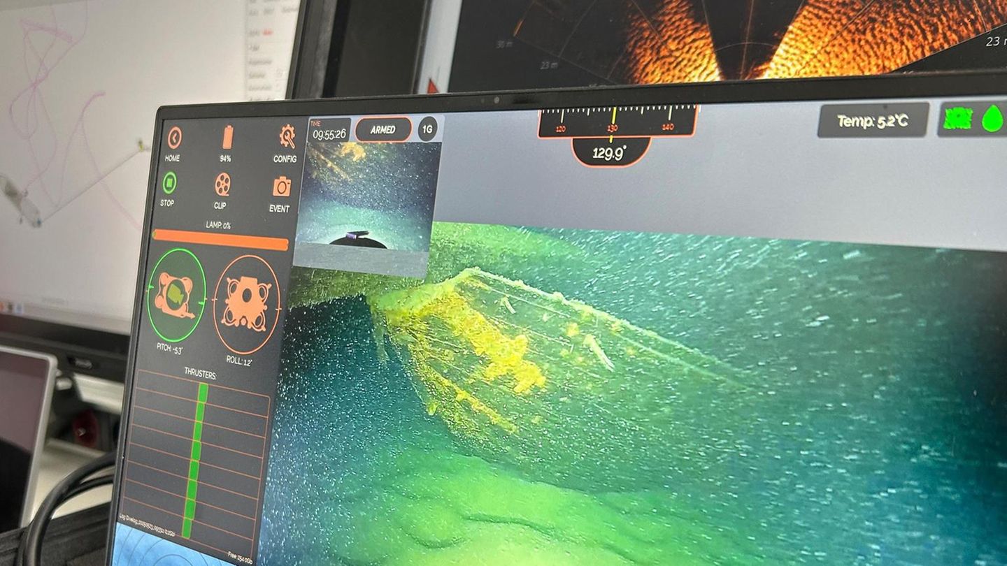 ROV-Liveaufnahmen des Lastsegelschiffs am Bildschirm