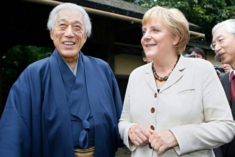 Sen Genshitsu 2007 mit Angela Merkel