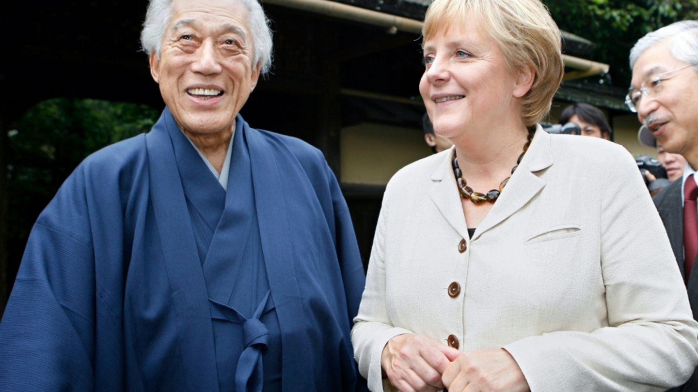 Sen Genshitsu 2007 mit Angela Merkel