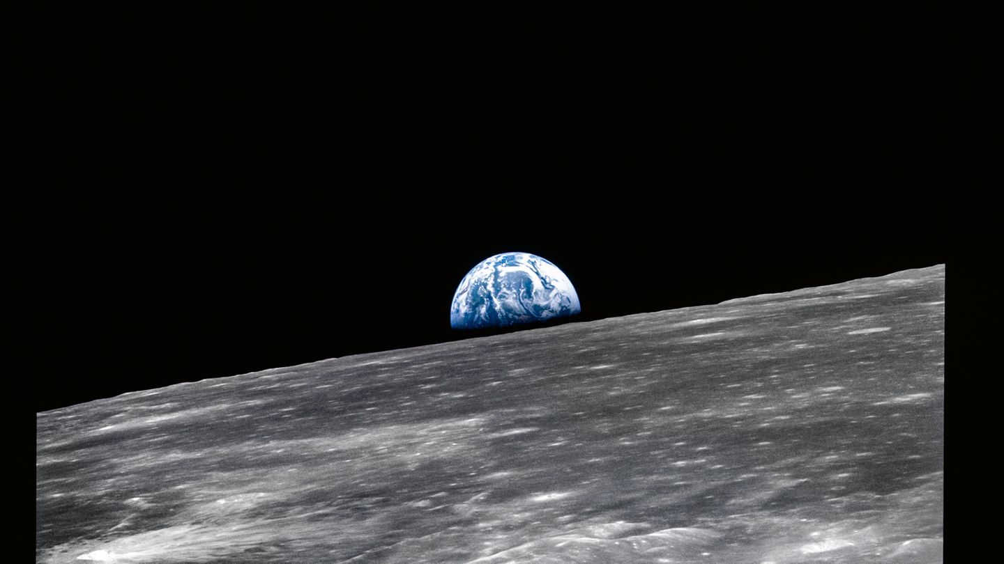Mission Apollo 8