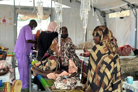Behandlung von Cholera-Patienten in Darfur