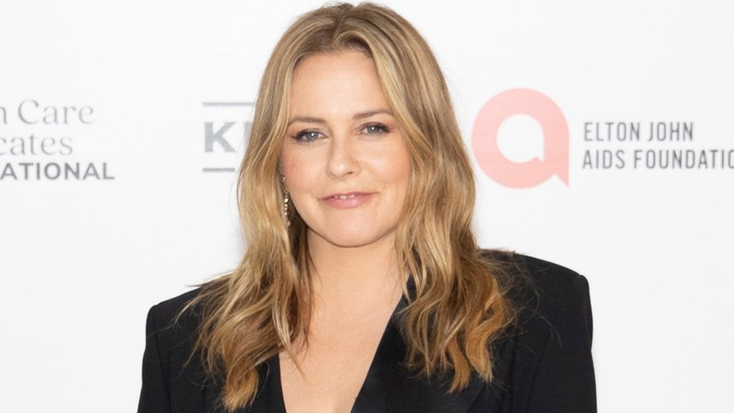 Alicia Silverstone looks back at 90s: About Aerosmith and fears on the “Cluess” set