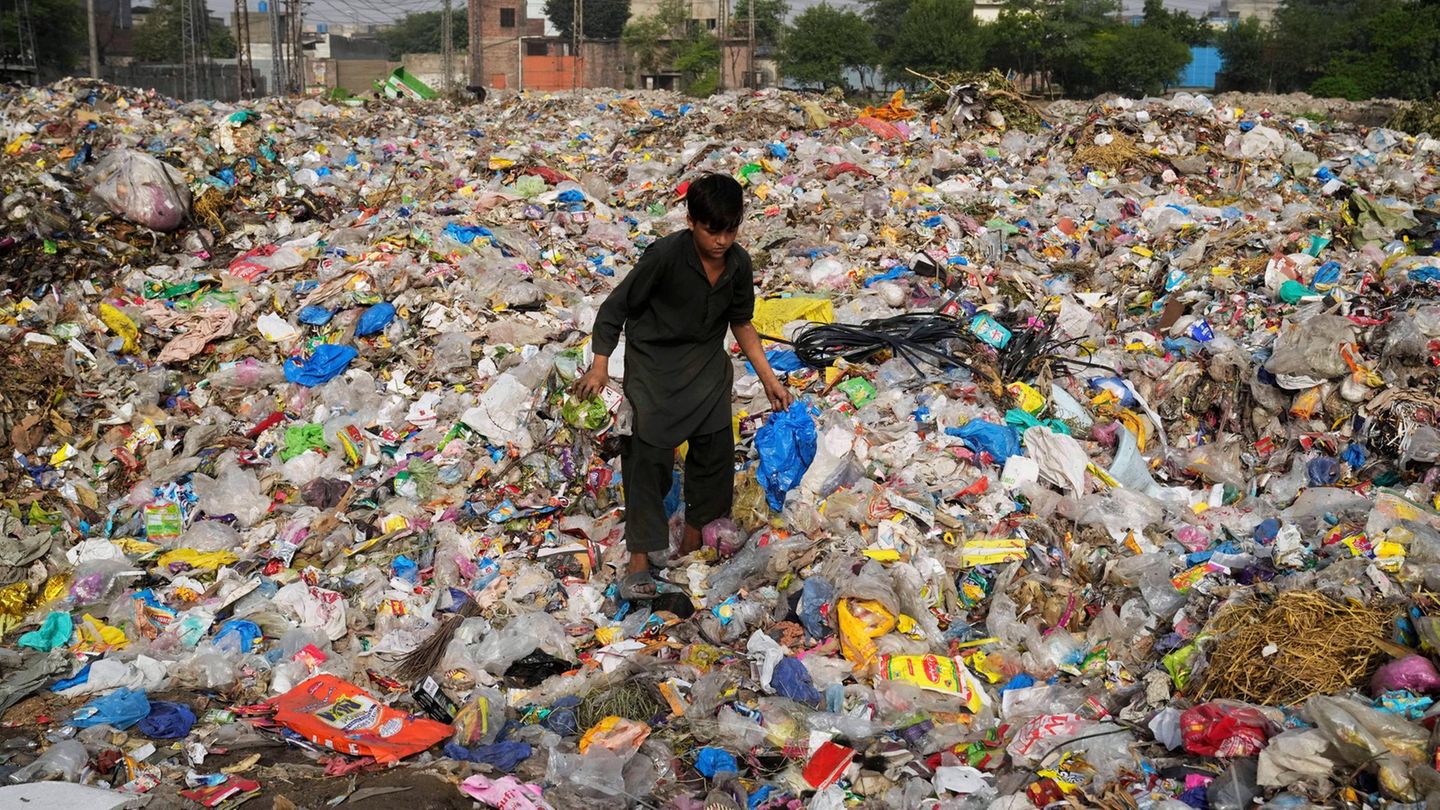 Plastic waste: Further struggle for agreements – negotiations are postponed