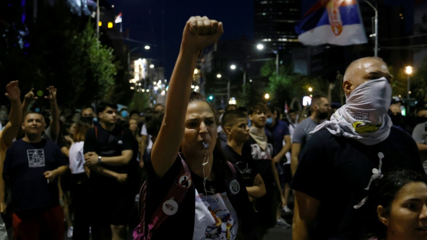 Regierungskritische Proteste in Belgrad am 14. August