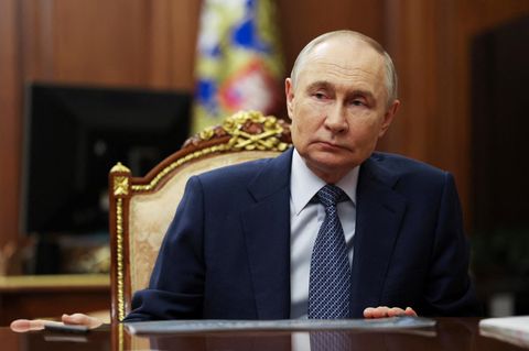 Wladimir Putin steht seit über 25 Jahren an der Spitze Russlands, die meiste Zeit als Präsident und kurzzeitig als Ministerpräsident