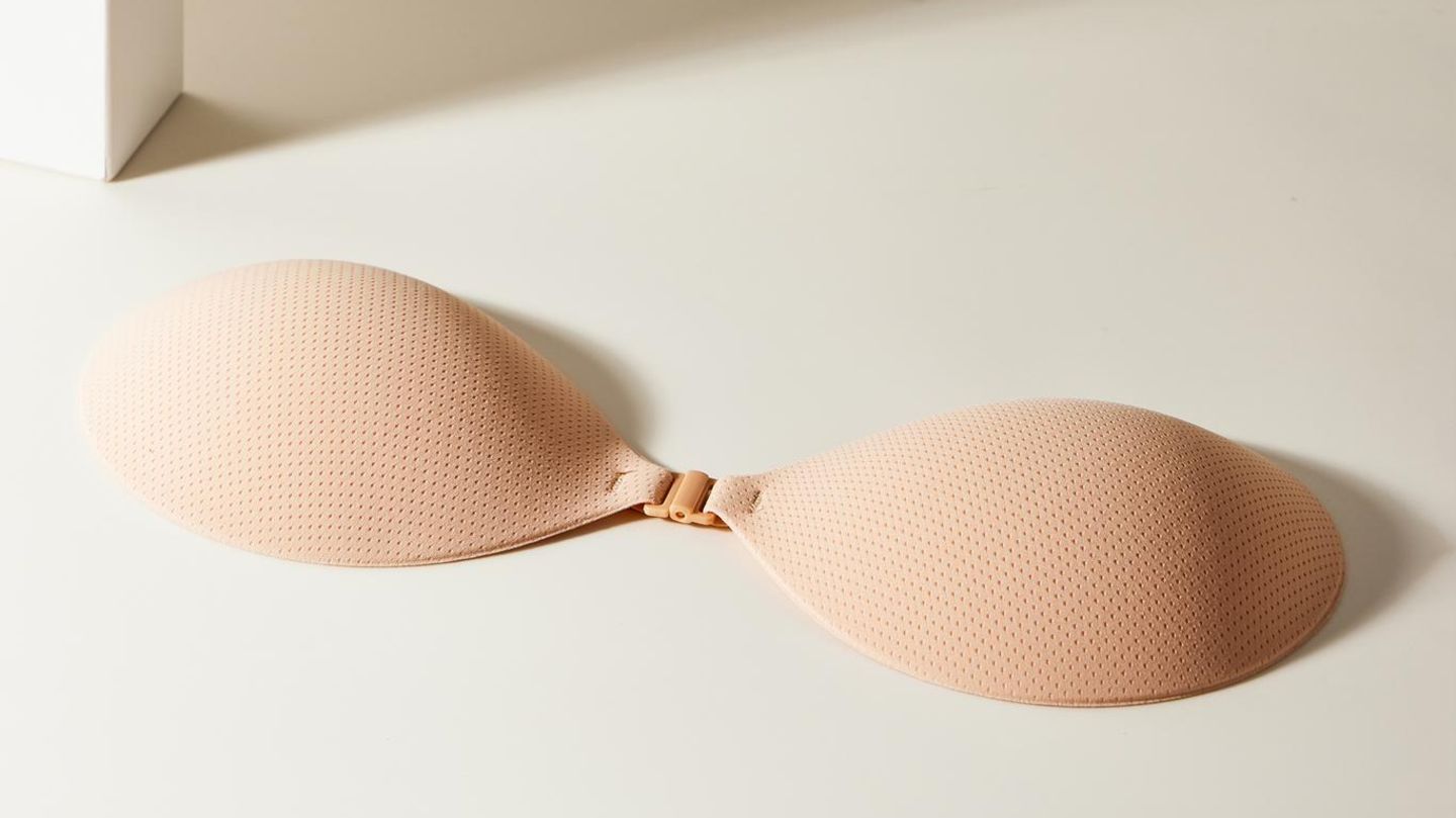 Glue BH with push-up effect: these models are trendy