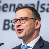 Der Bahnnerd  Name: Philipp Nagl  Alter: 43 Jahre  Bisheriger Job: Chef der Infrastrukturtochter InfraGo  Was für ihn spricht: Nagl kennt sich fachlich sehr gut aus, besonders bei Struktur und Infrastruktur. Er war verantwortlich für den Netzzustandsbericht, den ersten Bericht über den wahren (schlechten) Zustand des Netzes  Was gegen ihn spricht: Auch er ist politisch schlecht vernetzt