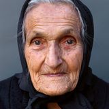 Lange leben: Die 100 Jahre alte Carolina David aus Teliu, Kreis Brasov, Rumänien