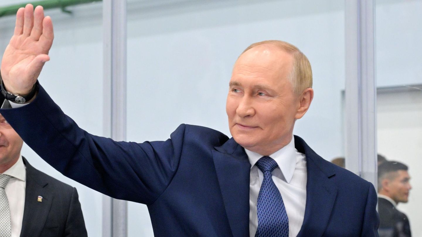 Why is Putin not arrested in Alaska despite an arrest warrant?