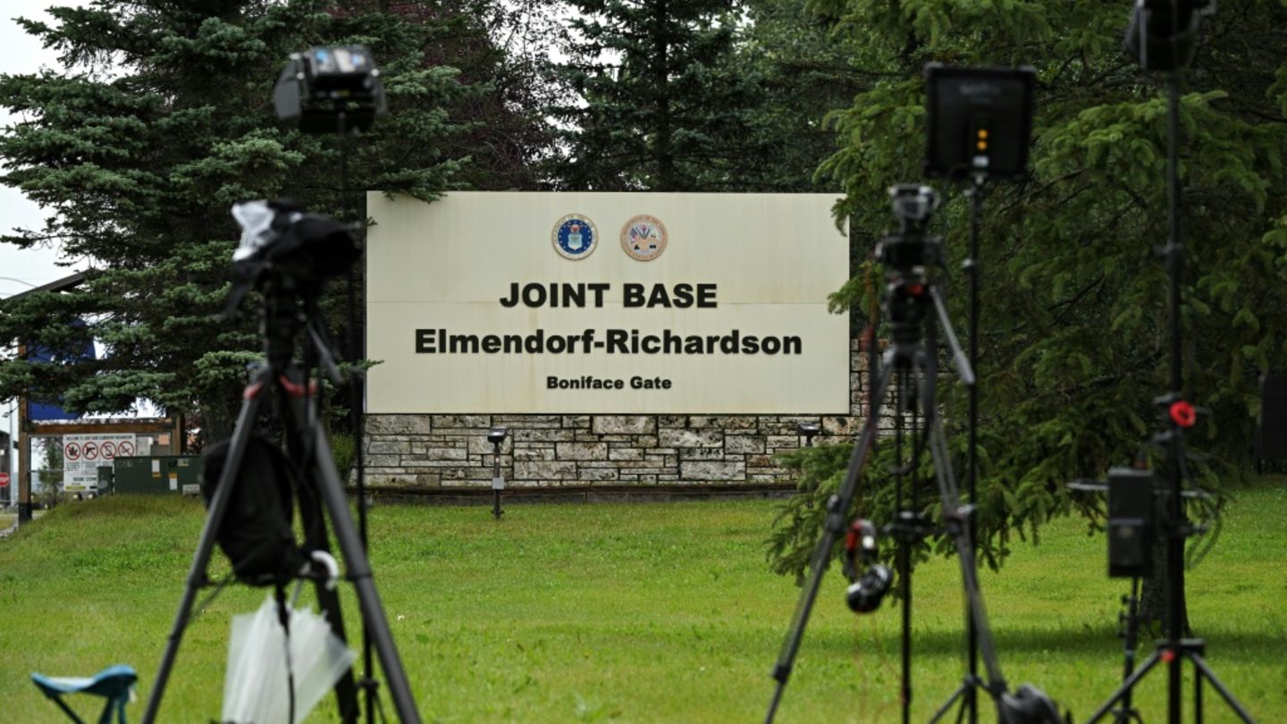 Zugang zum US-Stützpunkt Elmendorf-Richardson