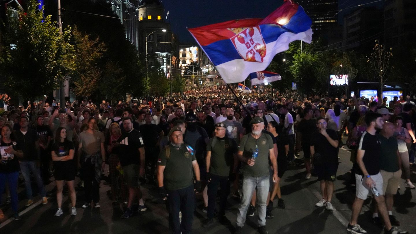 Balkans: Again violence in protests in Serbia