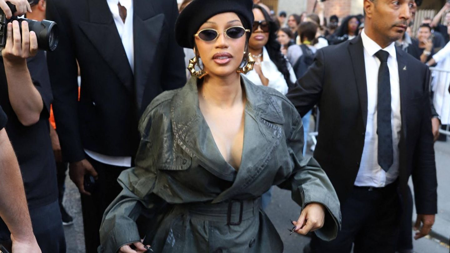 People of today: Cardi B insults overweight fans – and comes up with influencer