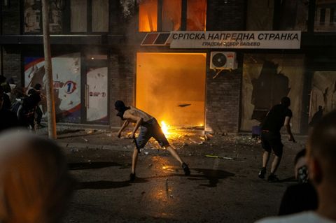 Angriff auf SNS-Büro in Valjevo