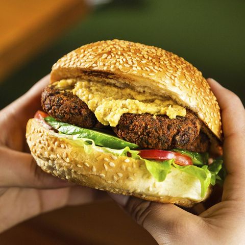 Für Vegetarier und Veganer gibt es mittlerweile in Restaurants und Supermärkten ein breites Angebot
