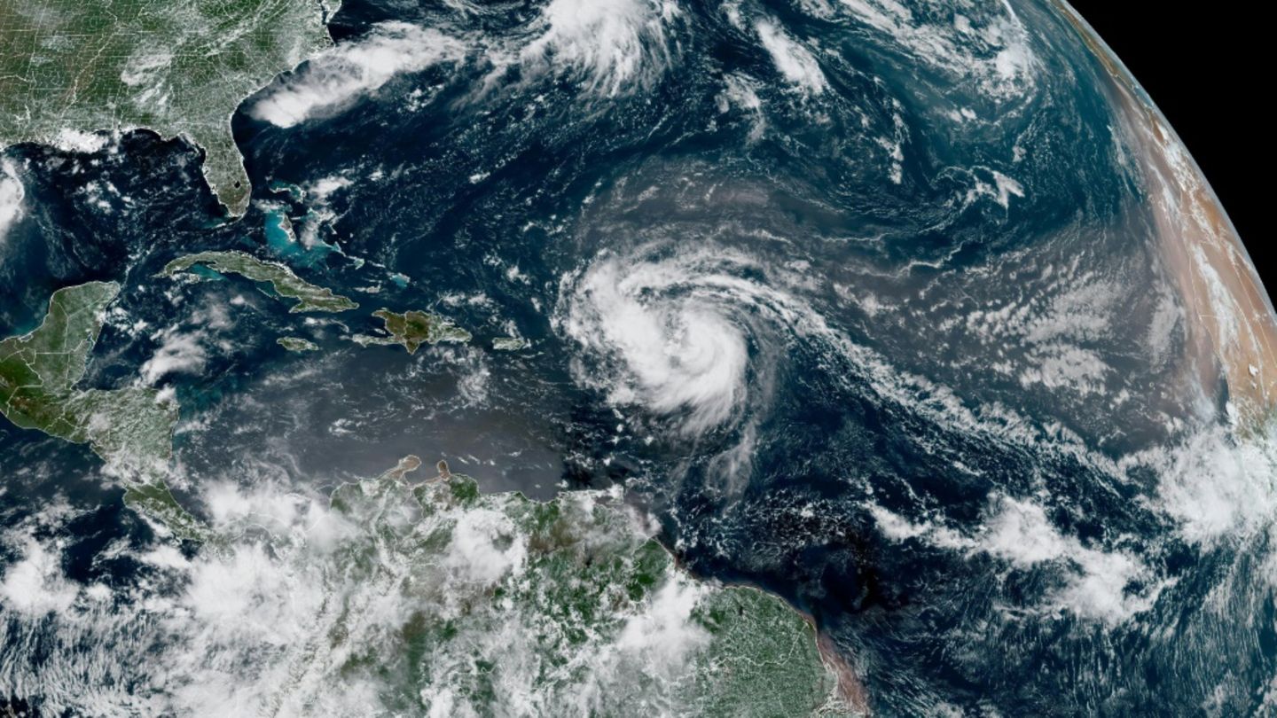 Satellitenbild von "Erin"