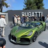 Wem eine Kleinstserie noch nicht exklusiv genug ist, der darf vom Bugatti Brouillard träumen. Ein Hypersportwagen, der an die Pferdeliebe von Markengründer Ettore Bugatti erinnern soll. Da ein Auto viel besser wirkt, wenn es auch eine stimmige Geschichte dazu gibt, heißt das grüne Nobelcoupé mit dem spektakulären 16-Zylinder im Heck Brouillard. Der 1.600 PS starke Doppelsitzer ist für einen nennenswerten zweistelligen Millionenbetrag ebenfalls schon verkauft – weitere ähnliche Einzelstücke sollen jedoch folgen