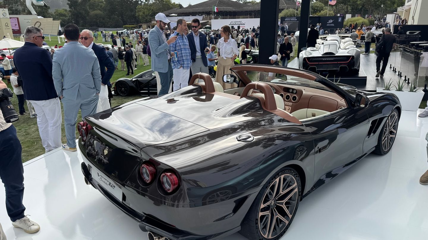 Wer genau hinschaut, sieht, dass der Veloce 12 Barchetta auf dem zugegeben in die Jahre gekommenen Ferrari 550 Marenello basiert. Vor einem Jahr stellte der Kleinserienhersteller an gleichem Ort das Coupé vor und produzierte in aufwendiger Handarbeit fünf Modelle. Jetzt wurde in The Quail die 503 PS starke Cabrioversion der Öffentlichkeit präsentiert – ebenfalls mit dem charismatischen V12-Saugmotor