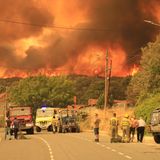 Begünstigt werden die Brände von einer extremen Hitzewelle, die das Land seit mehr als zwei Wochen heimsucht. Das Brandrisiko ist deshalb fast überall dramatisch hoch. Die spanische Regierung spricht von etwa 20 großen aktiven Bränden im Norden und Westen des Landes