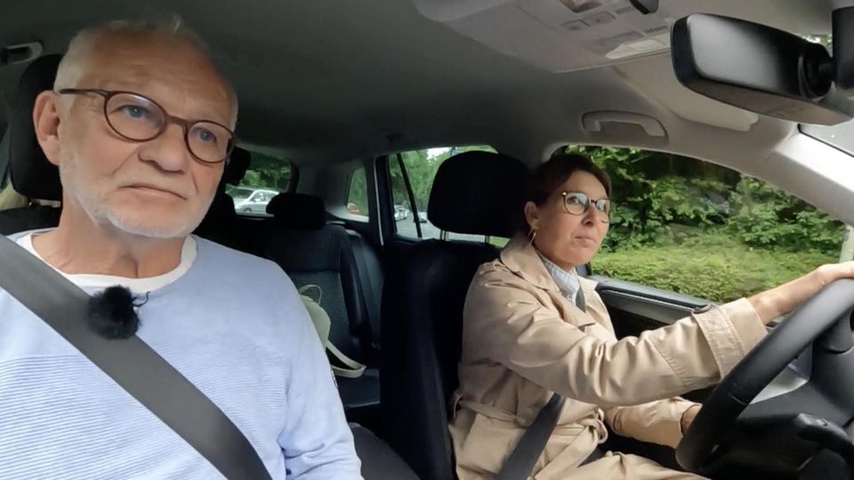 Theorie und Praxis: Spontane Fahrprüfung bringt Autofahrer ins Schwitzen
