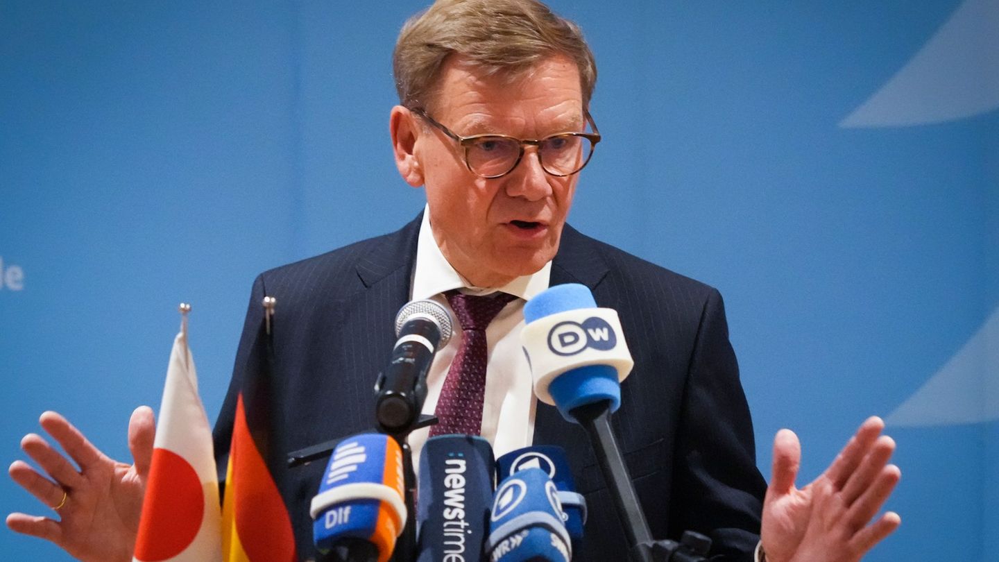 War in Ukraine: WadePhul: Posting of German troops to Ukraine open