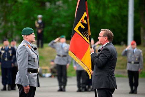 General Bodemann (l.) mit Minister Pistorius