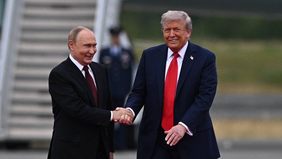 "Bis dahin bin ich aus dem Amt": Politologe über Trumps riskantes Putin-Spiel