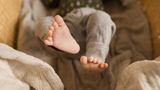 Körpermerkmale: Baby mit zwölf Zehen