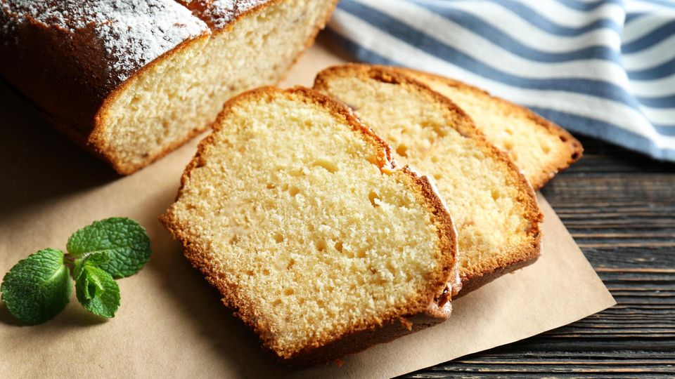 Sehen Sie im Video: Blitzrezept – So einfach backen Sie Joghurtkuchen aus nur drei Zutaten.