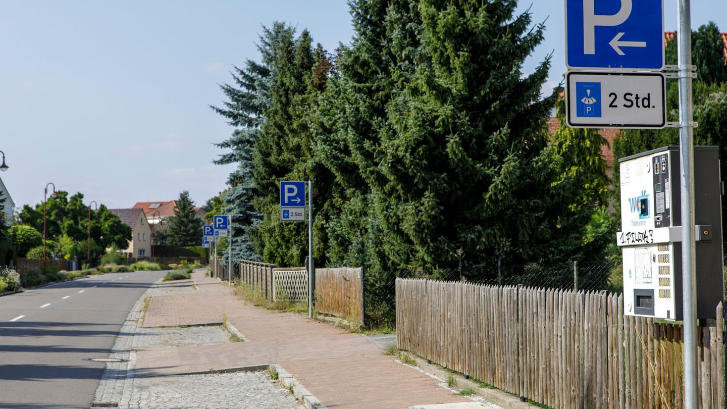 Parkverbote-rger-im-Dorf-St-rmthal-ber-unerwarteten-Schilderwald