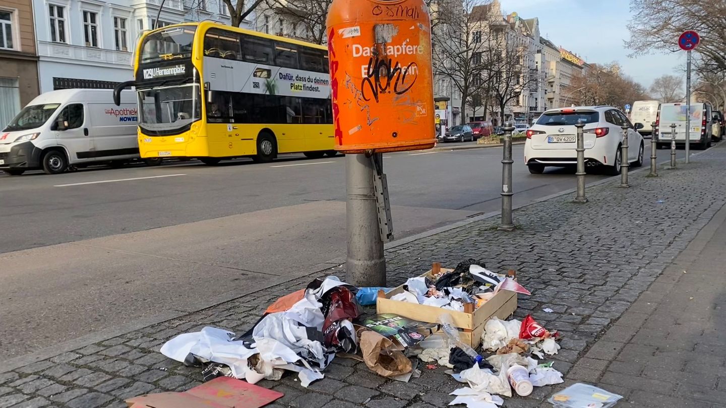 Sofa-auf-dem-B-rgersteig-Bu-gelder-f-r-illegalen-M-ll-erh-hen-sich-drastisch