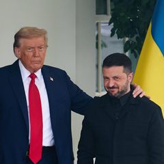 Selenskyj (rechts) neben mit Donald Trump