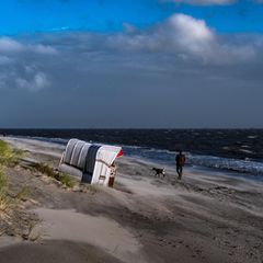 stürmisches Wetter am Stand auf Föhr
