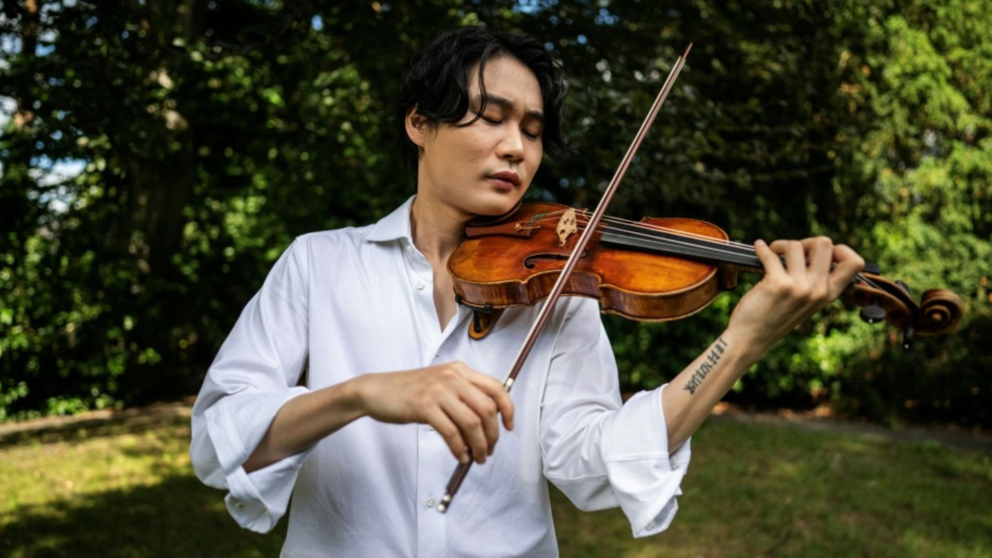 Violinist Inmo Yang spielt die "Carrodus"-Geige