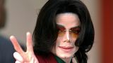 Michael Jackson grüßt Fans