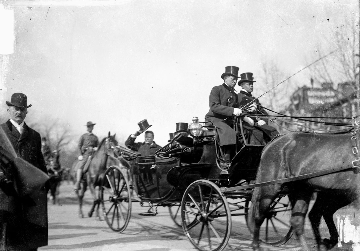 Der erste US-Präsident, der in einem Auto saß Theodore Roosevelt war der erste US-Präsident, der in einem Auto fuhr