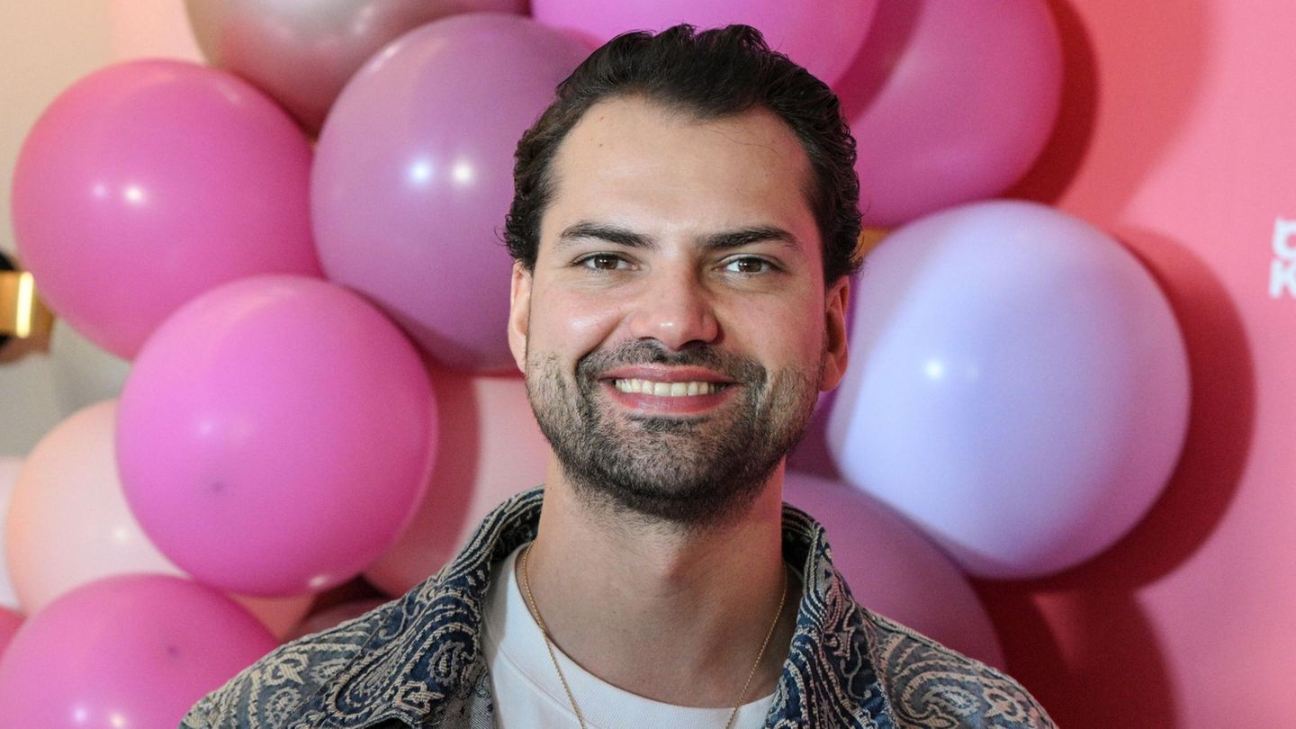 Jimi Blue Ochsenknecht vor Ballons