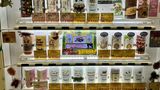 Ein Automat für Insekten-Lebensmittel in Taito