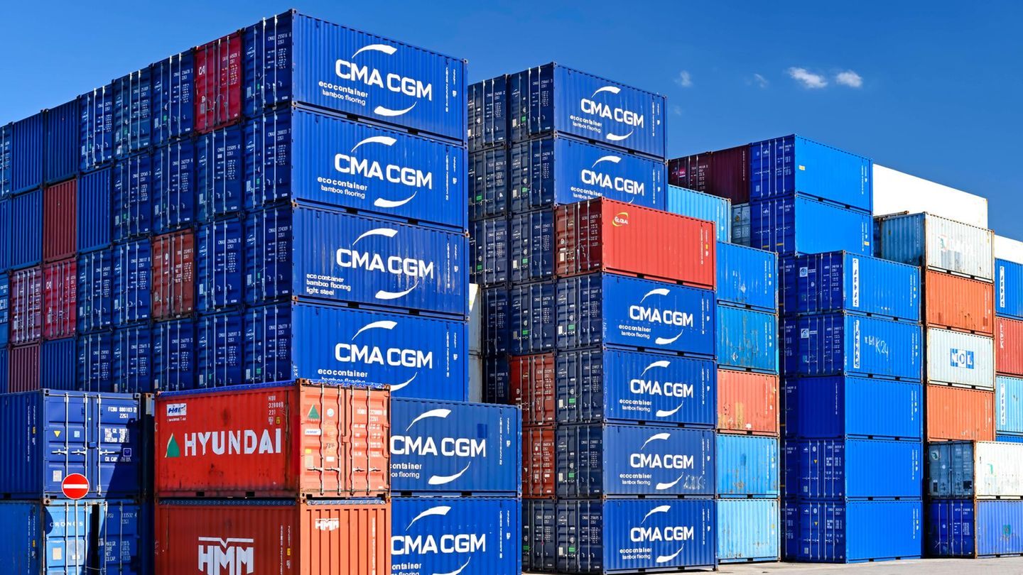 USA extends steel and aluminum tariffs to hundreds of products