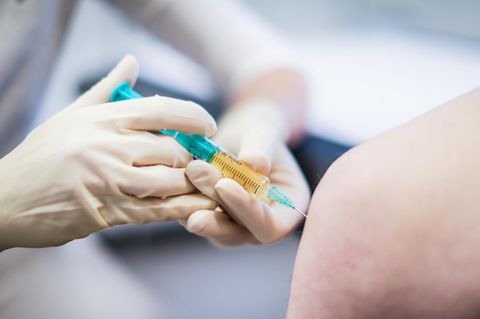 Arthrosebehandlung in einer Bochumer Praxis: Die Krankenkassen warnen vor einigen Selbstzahlerleistungen
