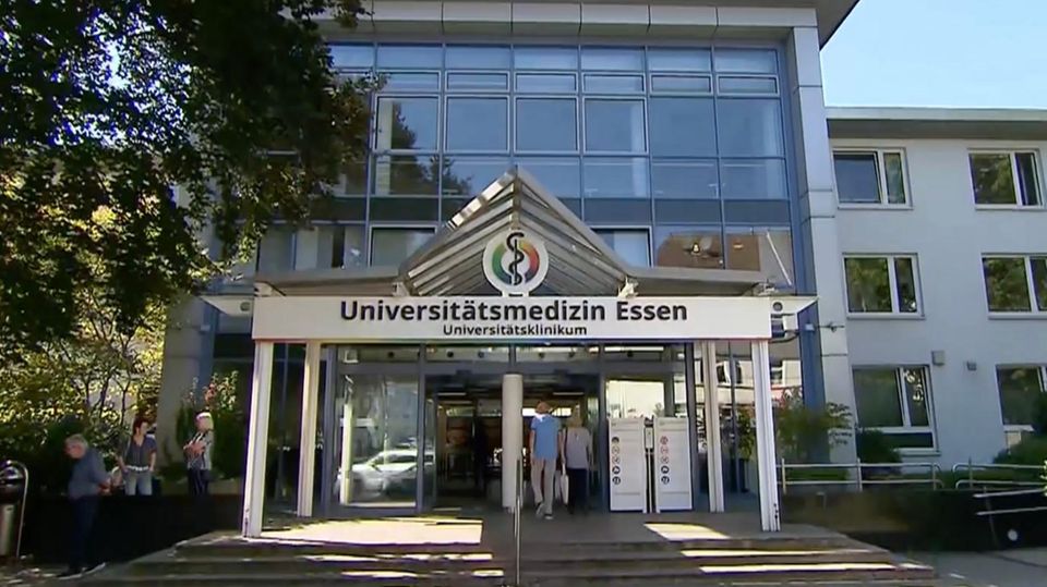 Uniklinikum Essen Der Eingang der Uniklinik in Essen.